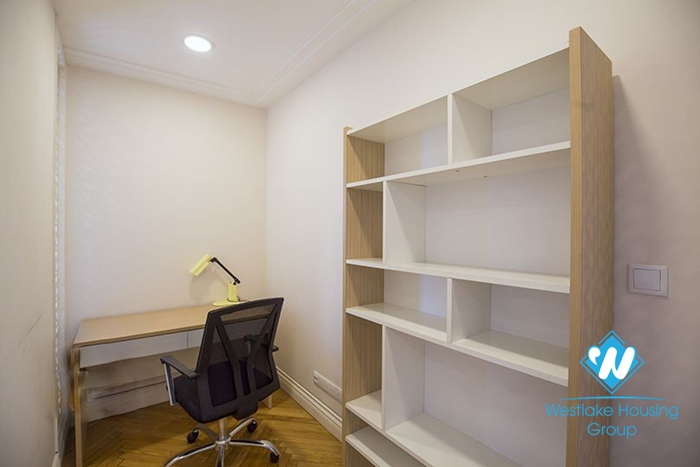 2 bedroom large luxury apartment for rent in Hoang Thanh Tower